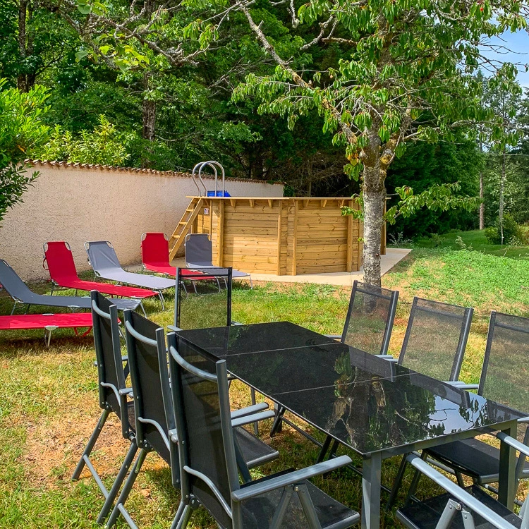 Gîte 8 personnes avec piscine au Domaine de Vieillecour Gîte 8 personnes avec piscine au Domaine de Vieillecour